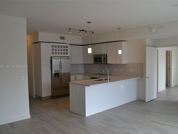 5th image of 999 SW 1st Ave APT 3202