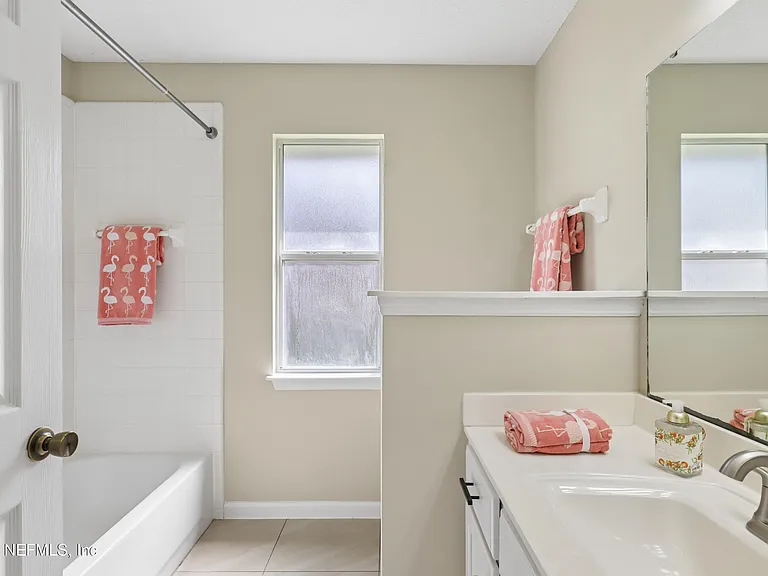 2070 Thornhill Dr — Photo 20