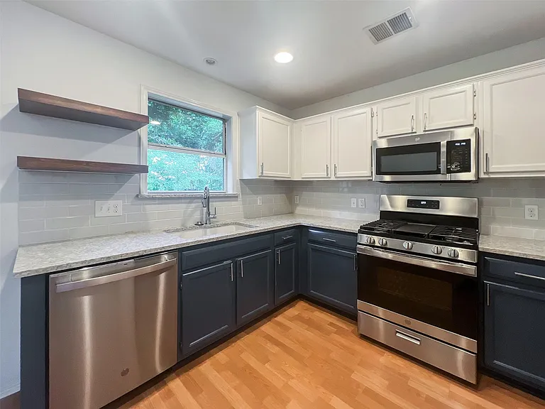 7521 Peabody Dr — Photo 9