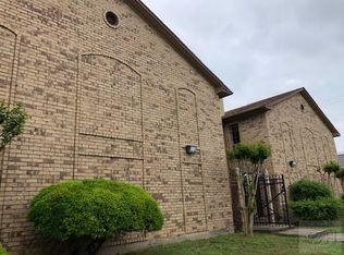925 Sealy St, Galveston, TX 77550