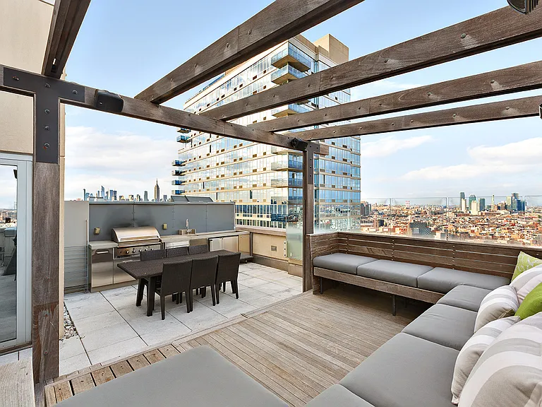 22 N 6th St #Penthouse 3E — Photo 4