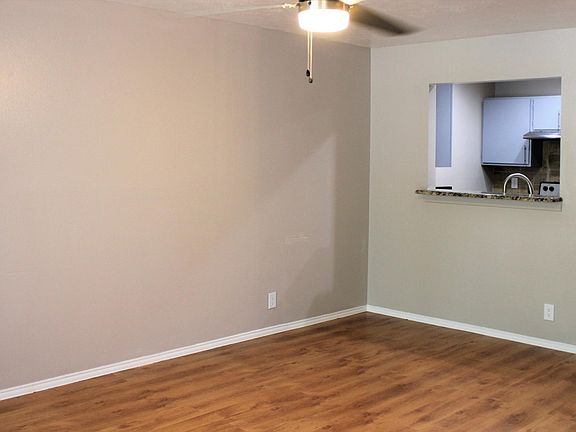 2nd image of 9226 Encino Vlg