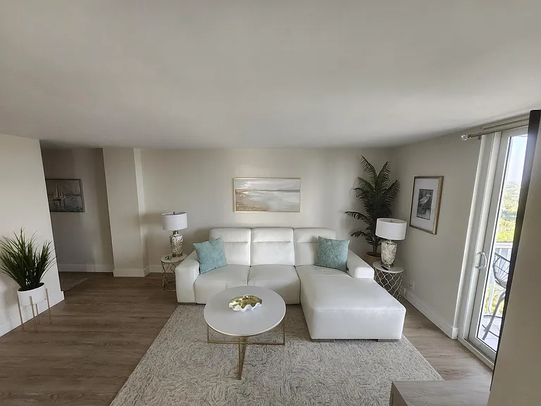 1505 N Riverside Dr #1108 — Photo 6