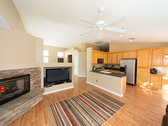 2nd image of 381 Fisher Ct