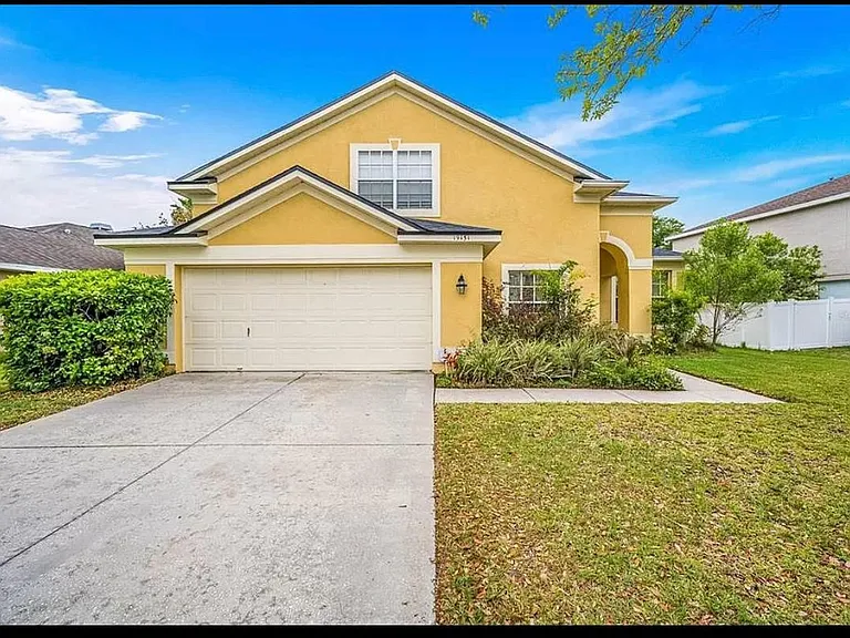 19151 Dove Creek Dr — Photo 3
