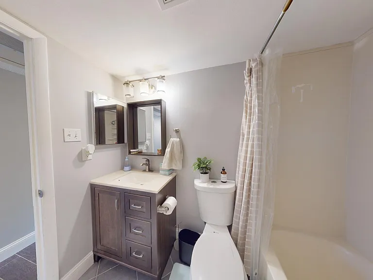 124 Roberts Ln #401 — Photo 18