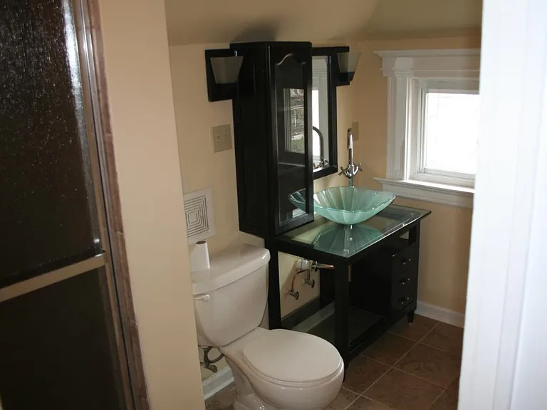 300 McGregor Ave #3 — Photo 6