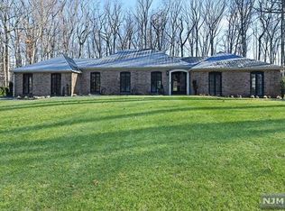 563 Eastgate Rd, Ho Ho Kus, NJ 07423