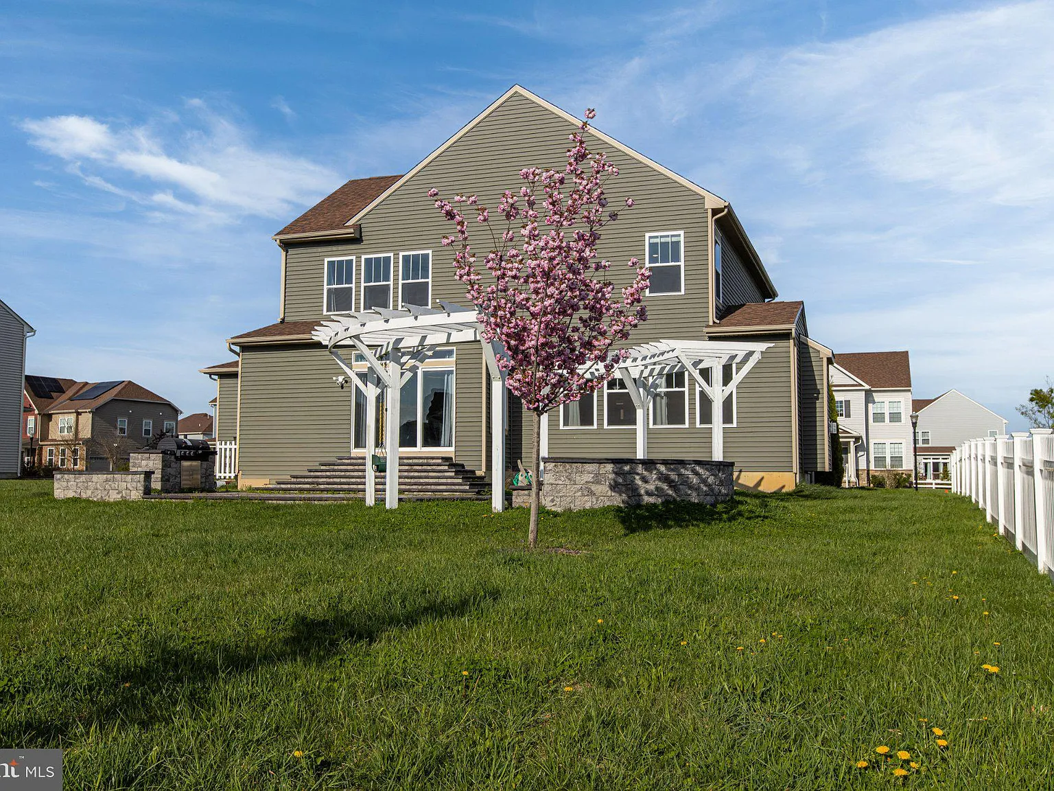 4 bed, 3.5 bath, 5345 sqft, $4,000 — Photo 4