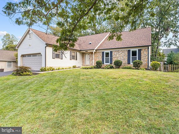 2nd image of 10909 Clara Barton Ct
