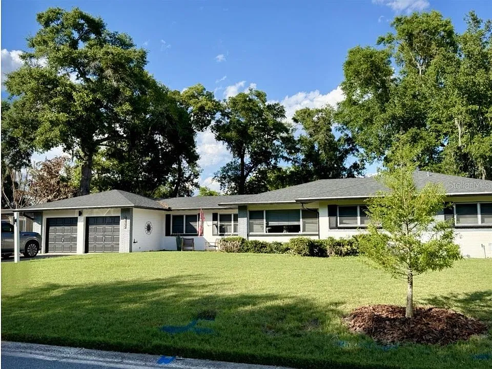 2165 Lake Dr