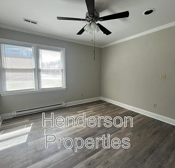 300 W Arrowood Rd — Photo 5