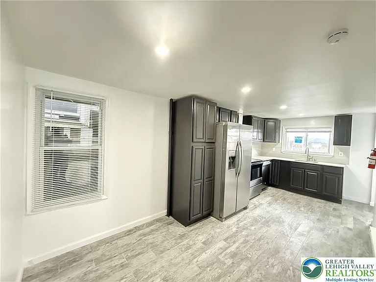735 Main St #2 — Photo 5