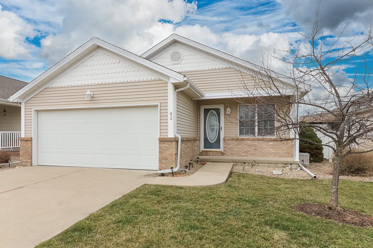 62 Astoria Way photo 1