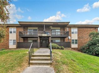 92 Balance Rock Rd APT 15, Seymour, CT 06483