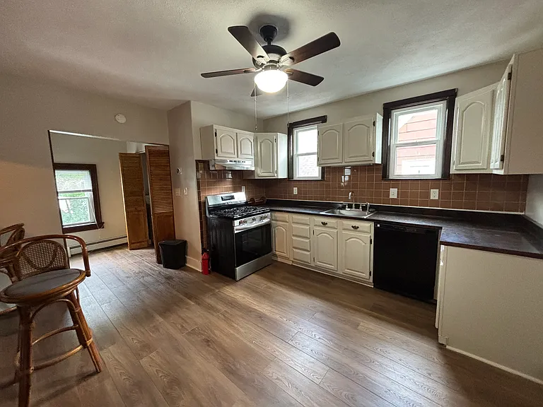225A Walnut Ave #3 — Photo 6