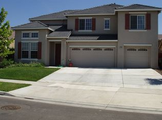 1240 Walnut Creek Dr, Newman, CA 95360