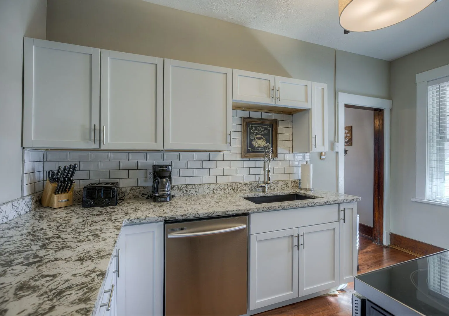 3507 / 3509 / 3511 Dewey Ave Townhomes — Photo 4