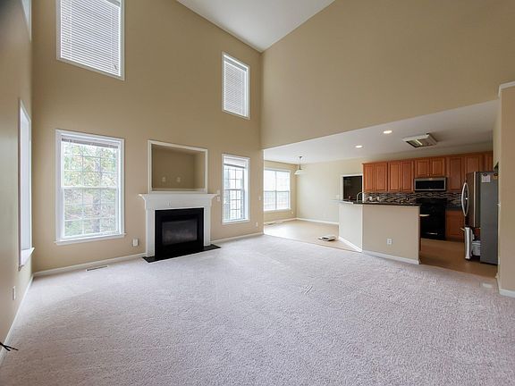 Spacious and bright Living room