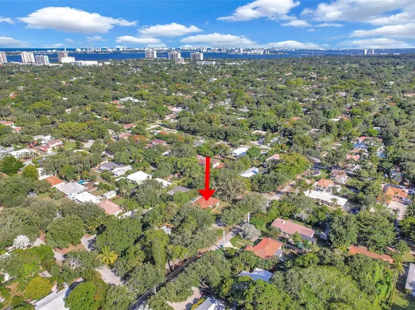 11919 NE 8th Ave, Biscayne Park, FL 33161