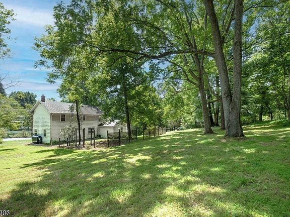 3rd image of 17 Willow Avenue