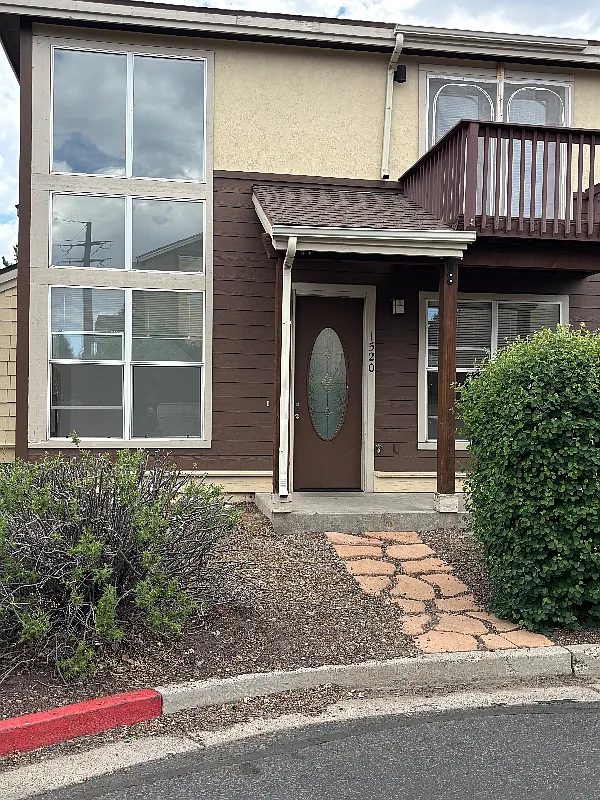 4 bed, 3.5 bath, 2200 sqft, $2,950 — Photo 3