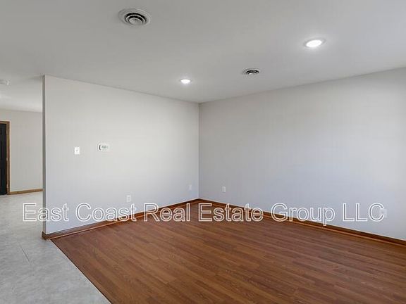 5th image of 4 Fleming Dr Unit A