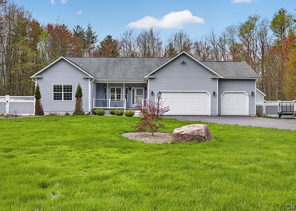 1st image of 121 Canterbury Way
