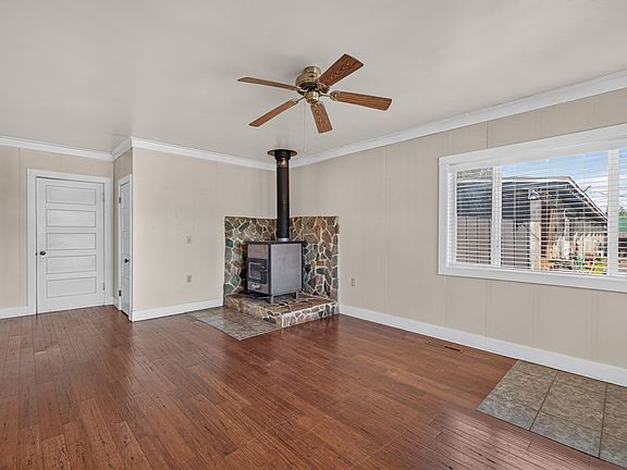 3rd image of 212 S Morgan Ave
