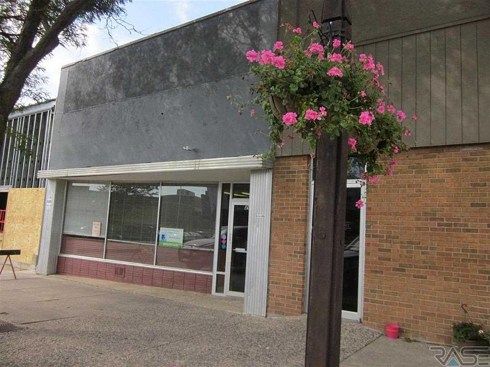 1st image of 203 S Egan Ave