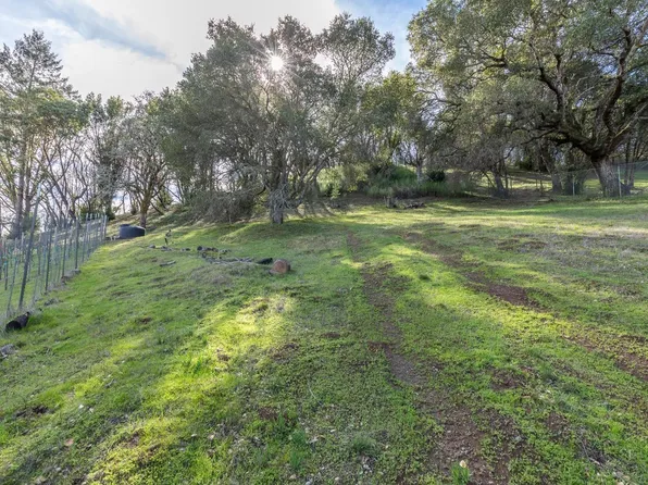 3473 Parker Hill Road, Santa Rosa, CA 95404