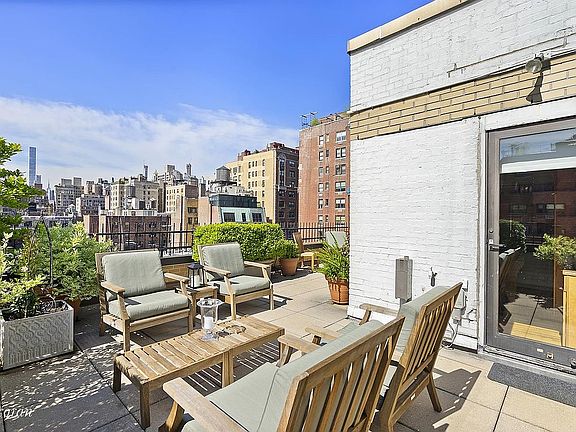 2nd image of 124 E 84th St #Pha