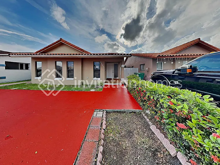 12748 NW 102nd Ave — Photo 1