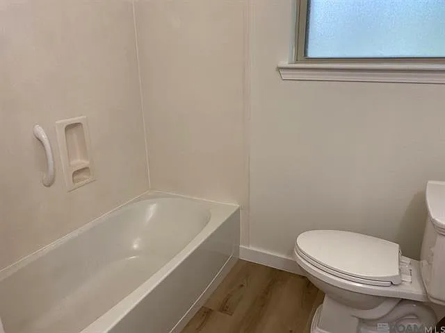 9477 Macedonia Ave — Photo 6
