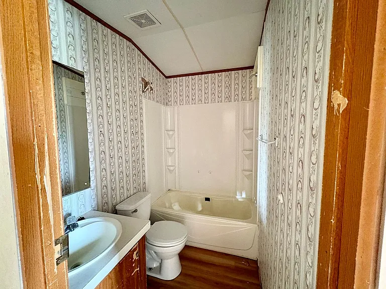 1128 S Gay Ave — Photo 16