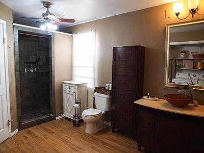 4th image of 319 Primrose Dr