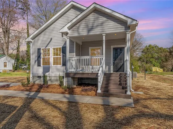 607 Hoover Dr, Lexington, NC 27292