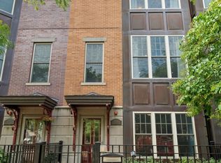 3003 W Cornelia Ave, Chicago, IL 60618