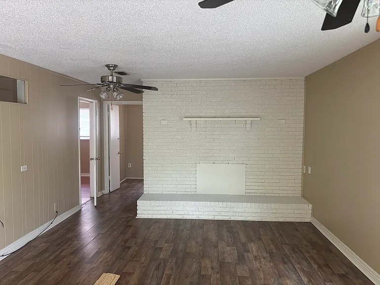 1511 Anita St — Photo 7