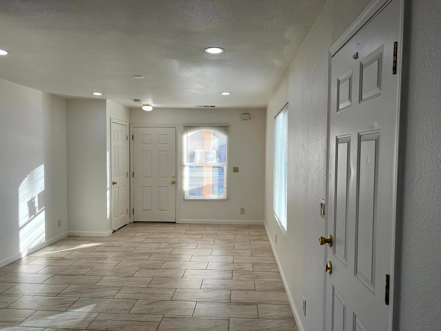 657 Chestnut St — Photo 3