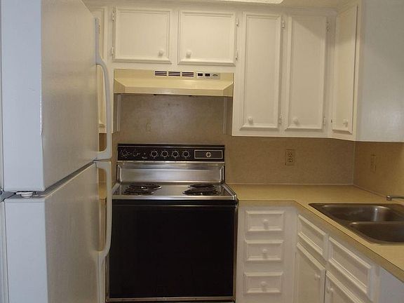 4th image of 8601 Memphis Dr A 2