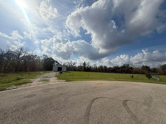 4th image of 4527 Star Lake Ln