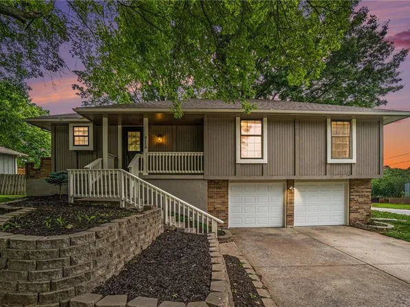 3112 SE 6th St, Blue Springs, MO 64014