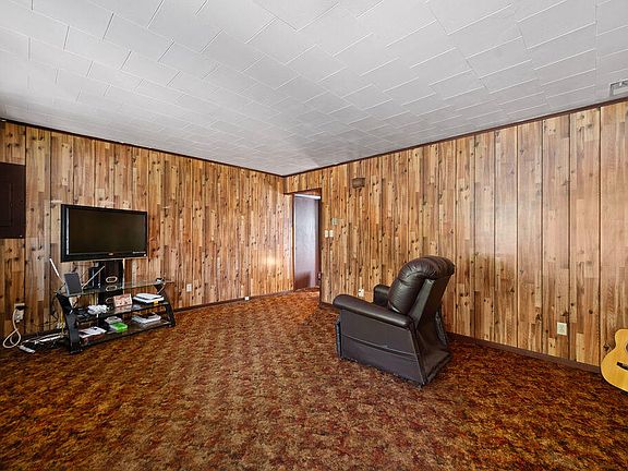 3rd image of 805 Eustace Ave