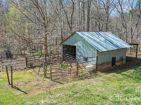 5th image of 4698 Forest View Rd