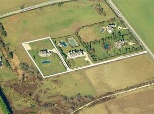 872 Lumber Ln, Bridgehampton, NY 11932