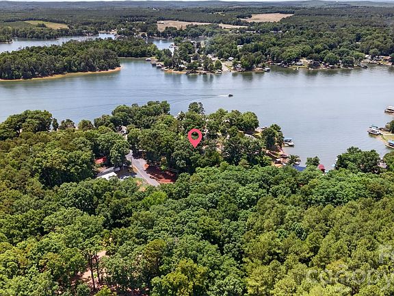 3rd image of 108 Beach Dr