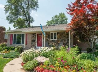 2826 Renfrew St, Ann Arbor, MI 48105