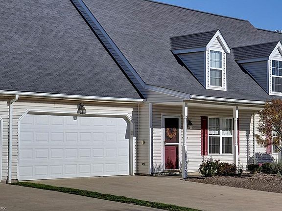 3rd image of 66 High Point Dr Unit 5