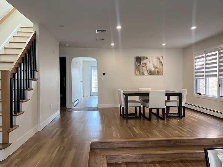 289 Knox Ave #1 — Photo 7